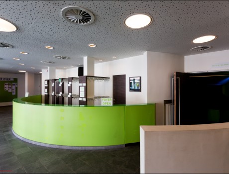 foto van inkomhal schouwburg CC De Steiger